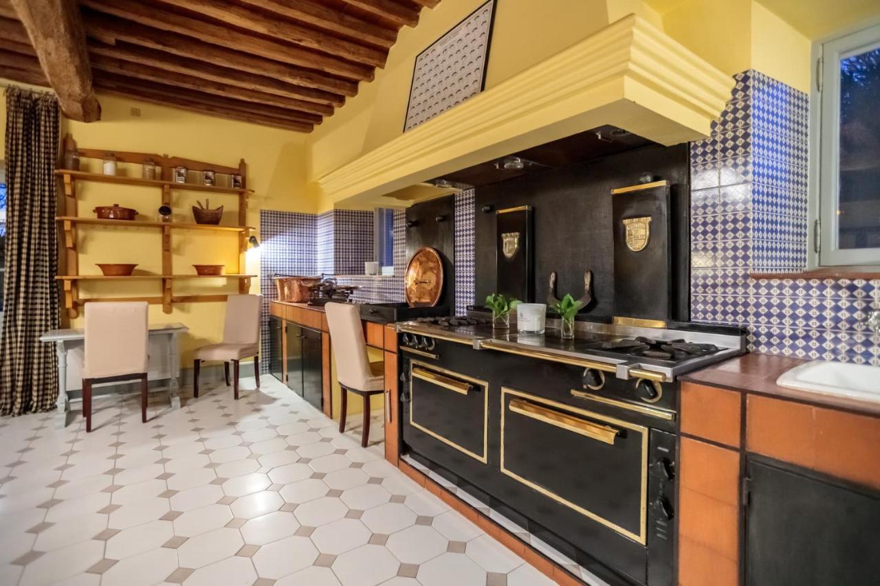 Le Mas De Peint - Hotel Et Restaurant Арль Экстерьер фото